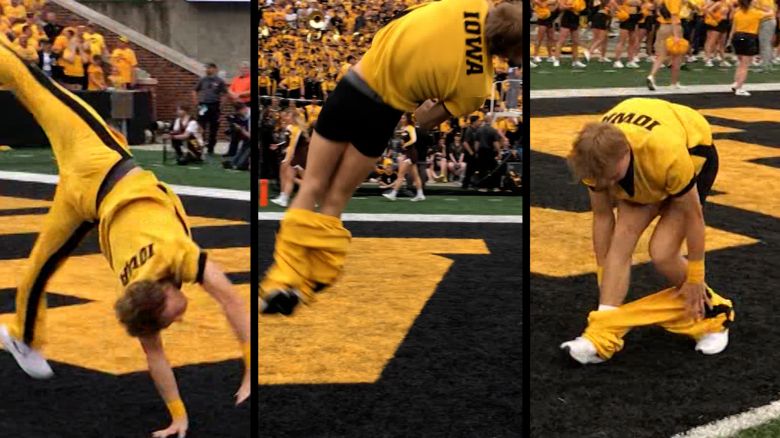 cheerleader-loses-pants